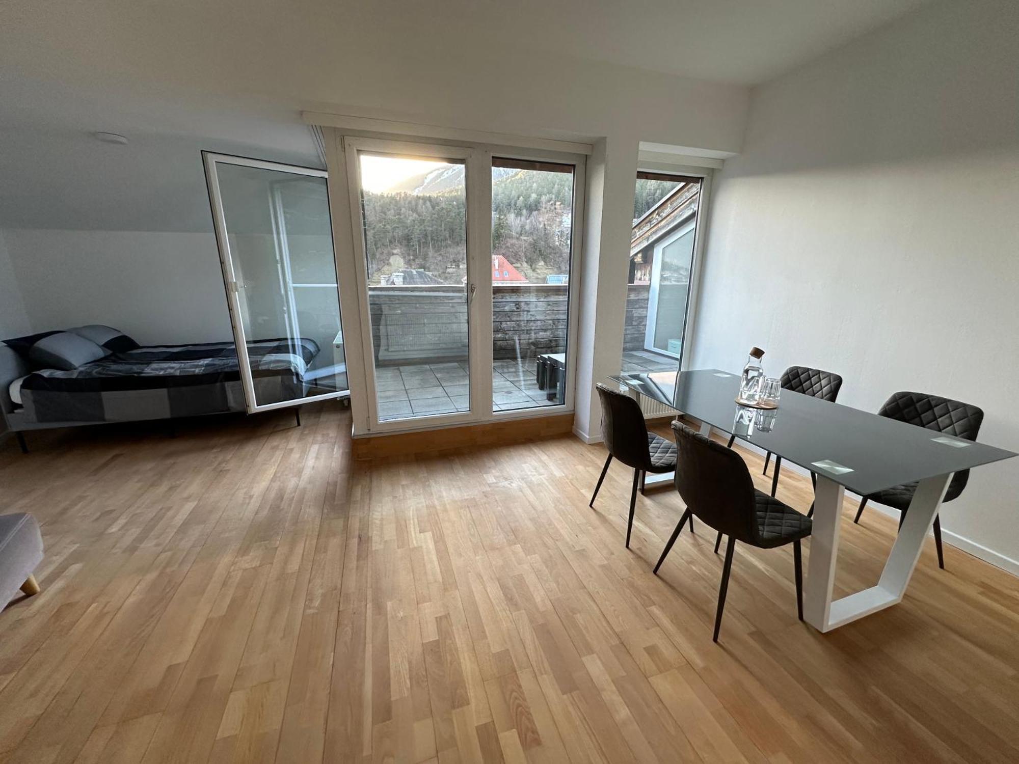 Geraeumiges Sonniges Apartment Mit Bergblick Imst Dış mekan fotoğraf